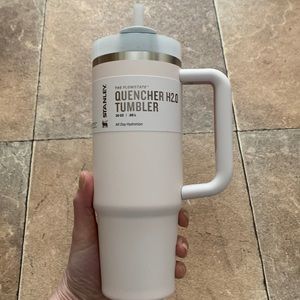 Stanley Flowstate 30oz NWT ROSE QUARTZ